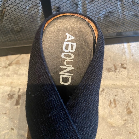 Size 9 Abound black wedge sandals - Picture 7 of 13